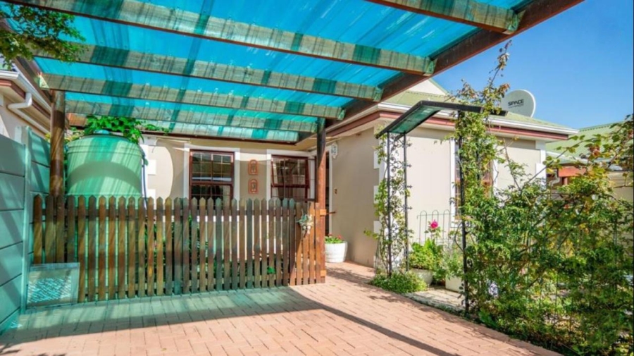 3 Bedroom Property for Sale in Milkwood Park Western Cape